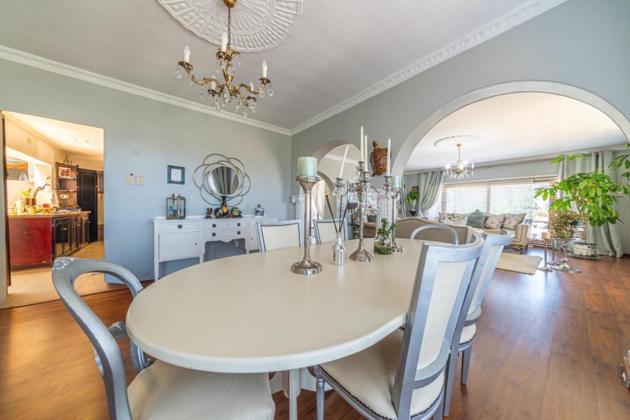 To Let 5 Bedroom Property for Rent in Loevenstein Western Cape